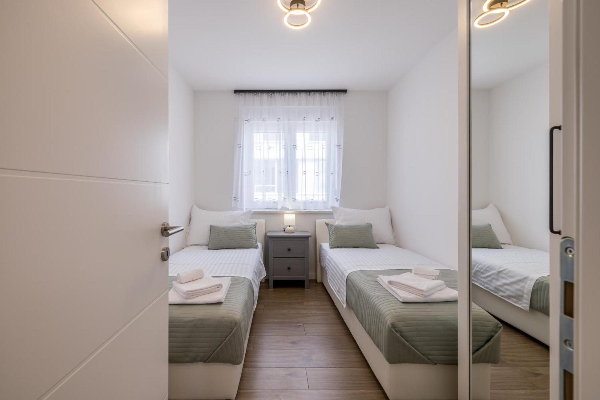 Adriatic Nest, Cozy And Modern Two Bedroom Apartment Kastela Luaran gambar