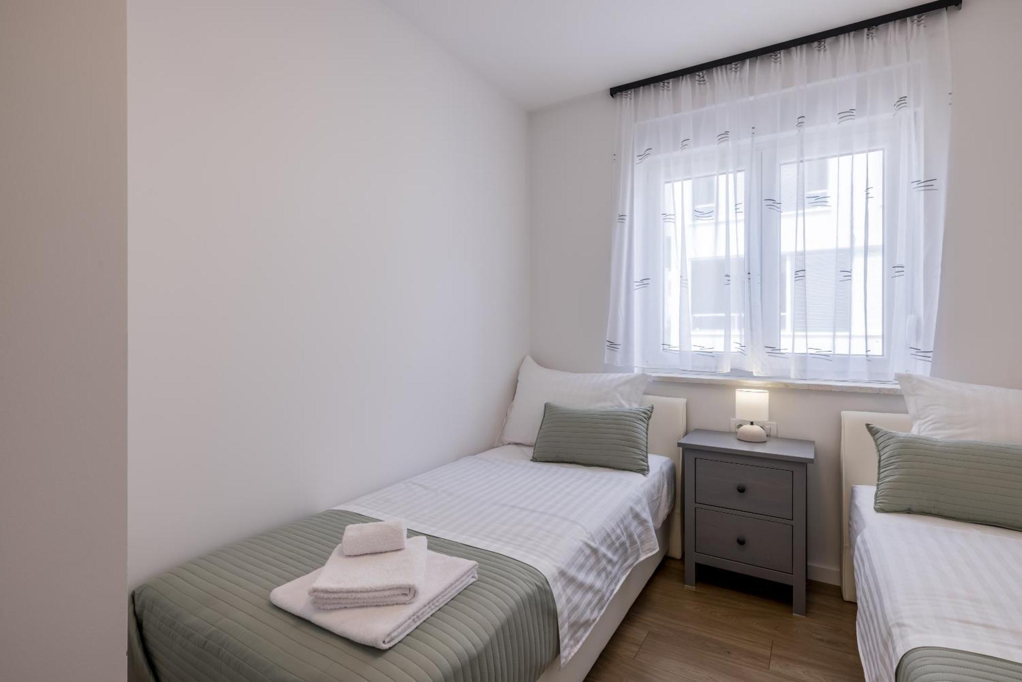 Adriatic Nest, Cozy And Modern Two Bedroom Apartment Kastela Luaran gambar